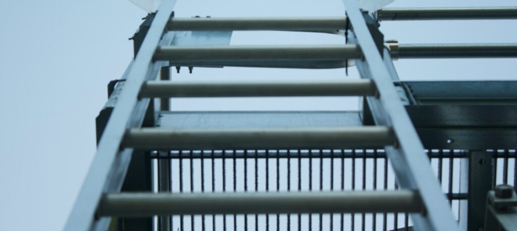 Escalera de seguridad para trabajos en altura